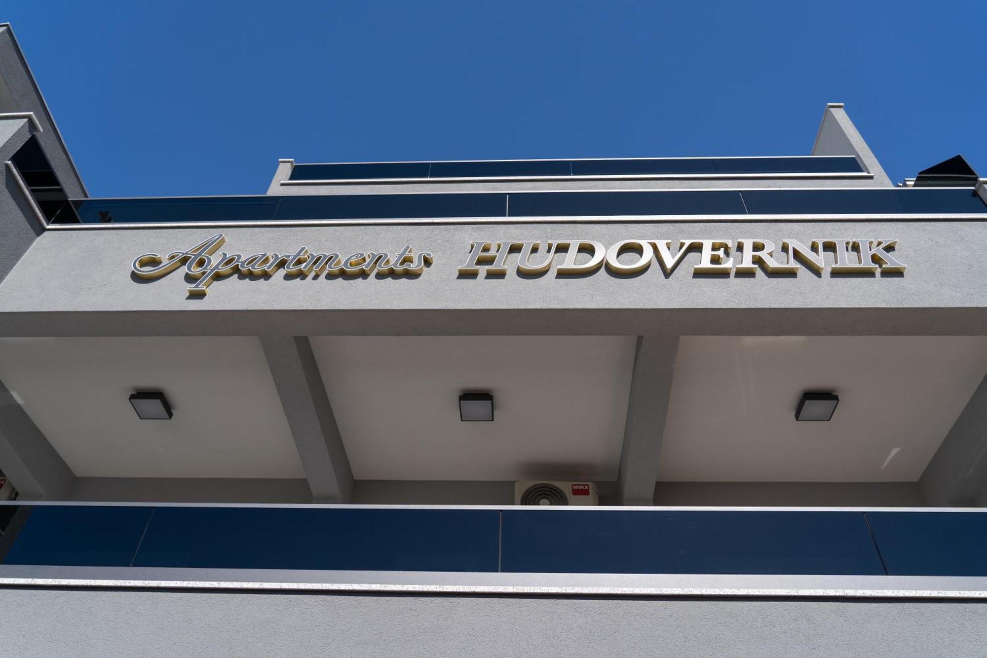 Apartments Hudovernik Baska Voda Bagian luar foto